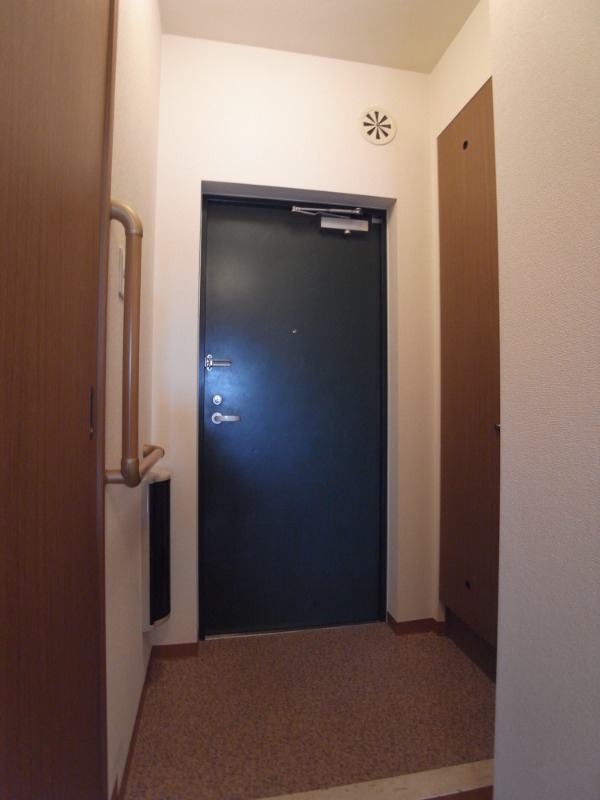 朝日レジデンス7階 玄関