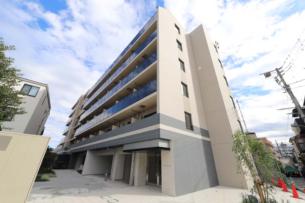 PREMIUM CUBE　王子神谷3階 外観