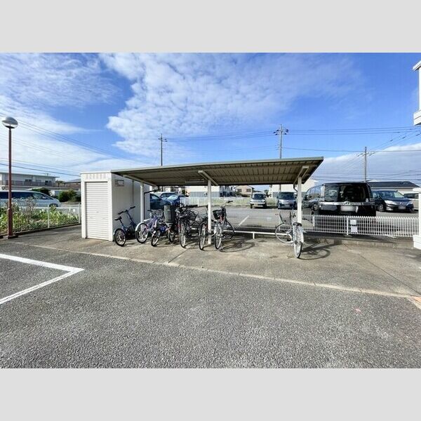 バーディコート 駐輪場