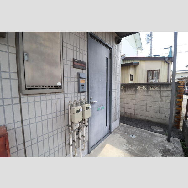 レオン　B101号室 玄関