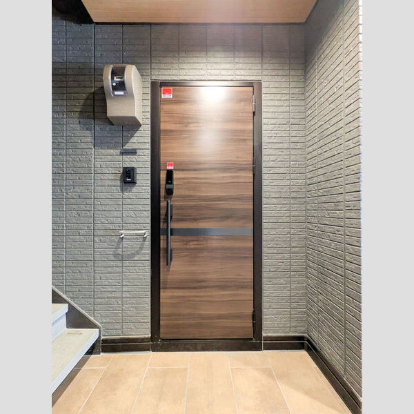 D-ROOM PREMIUM 多磨霊園駅101号室 外玄関