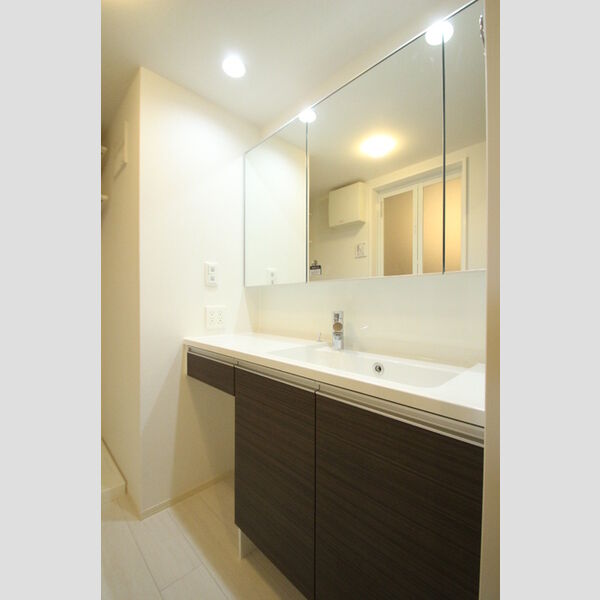 ・　コンティニュエ103号室 コンティニュエ　103号室　洗面所