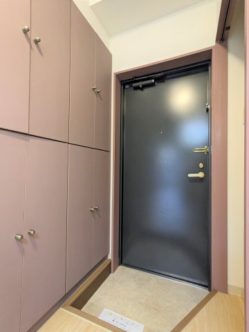 メゾンドプランタン405号室 玄関