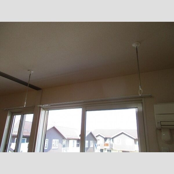 サンヴィラージュ　E202号室 室内物干し