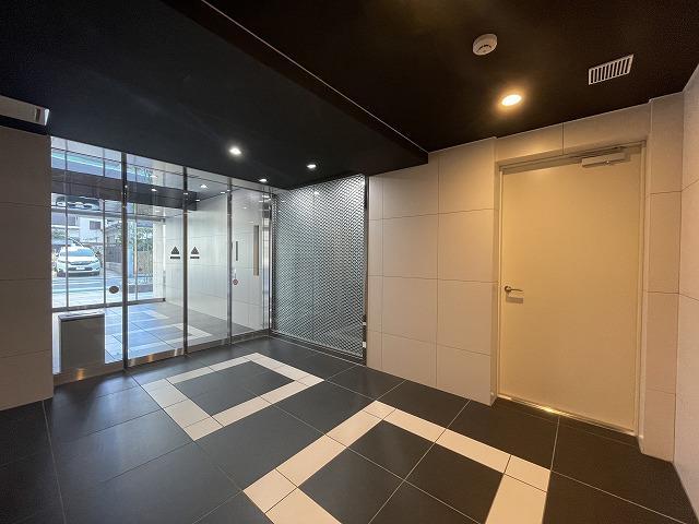 ジェノヴィア阪東橋スカイガーデン2階 エントランス