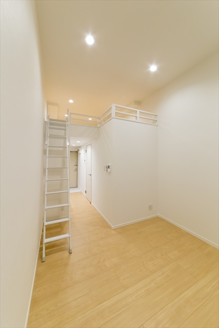 ＯＶＥＳＴ1階 リビング