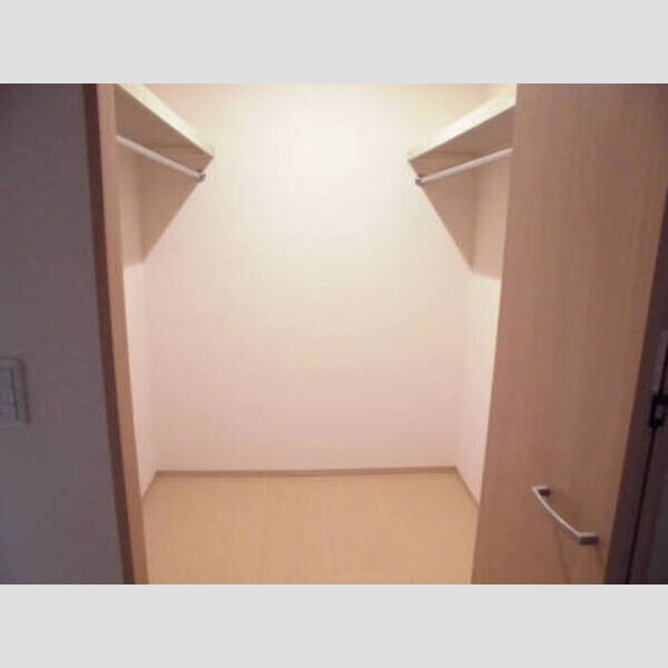Mon cheri千歳烏山 102号室　ウォークインクローゼット