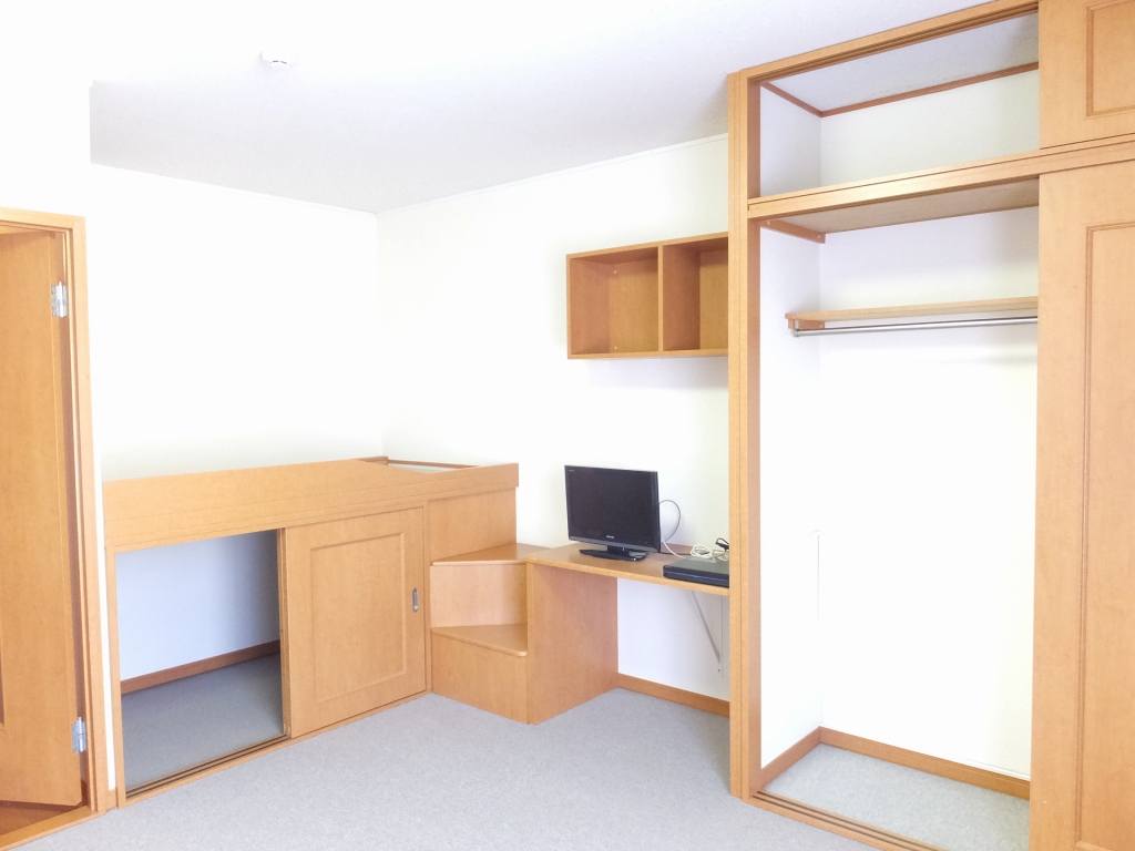 レオパレスリベェール 荷物の多い方にオススメ出来る大容量の収納スペースです。