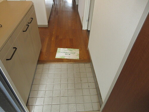 テレパレス船橋三咲Ａ棟4階 玄関、室内廊下　※2025年10月撮影