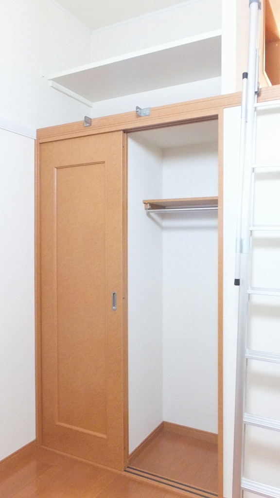 レオパレスギプフェル クローゼット