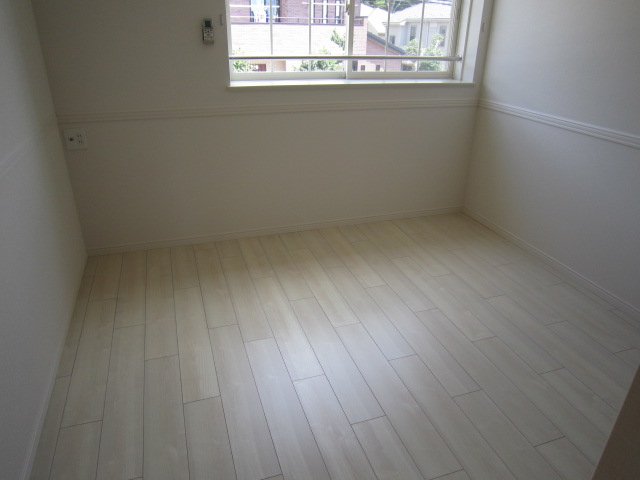 バード・ヴェール　(Ｂｉｒｄ・Ｖｅｒｔ)202号室 北側洋室