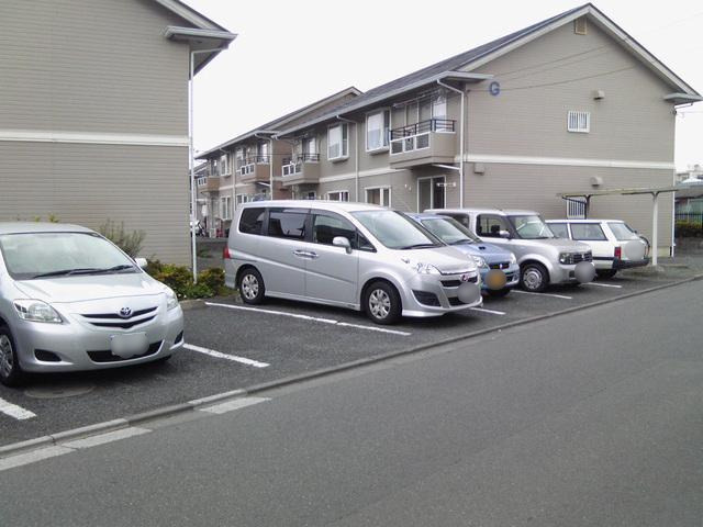 メンバーズタウンかすみ2階 駐車場