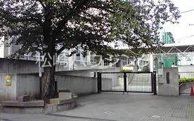 尾棹ビル 新宿区立落合第二中学校