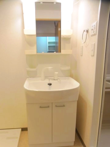 キャロンコート横浜 ※別号室の参考写真です(現況優先・仕様違いの場合あり)