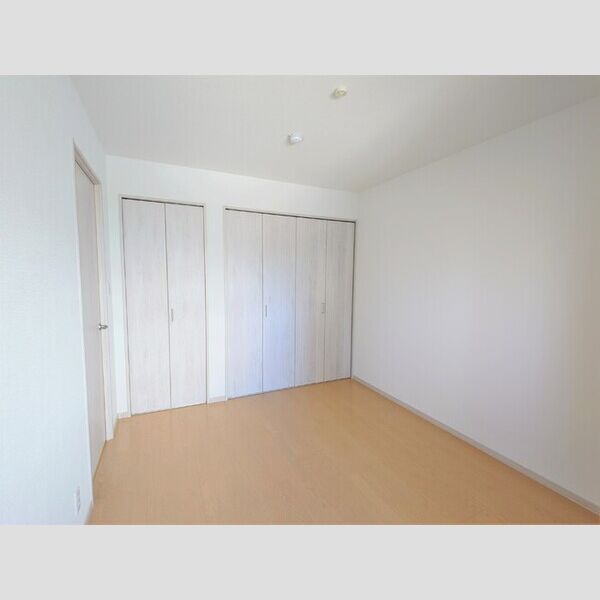 グランヴェールにしすな205号室 洋室6.1帖(別角度)