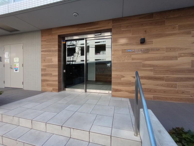 クレイシアIDZ新宿落合ディアコート エントランス