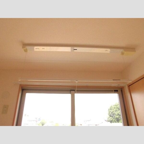 モダンコートウラワ202号室 室内物干