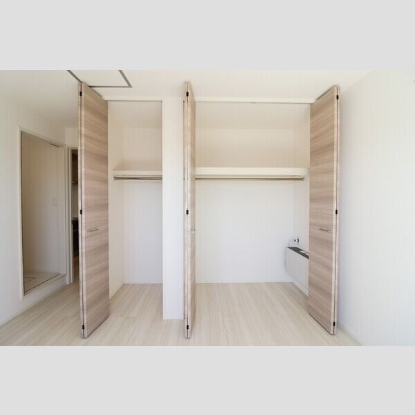 バレンティア301号室 収納