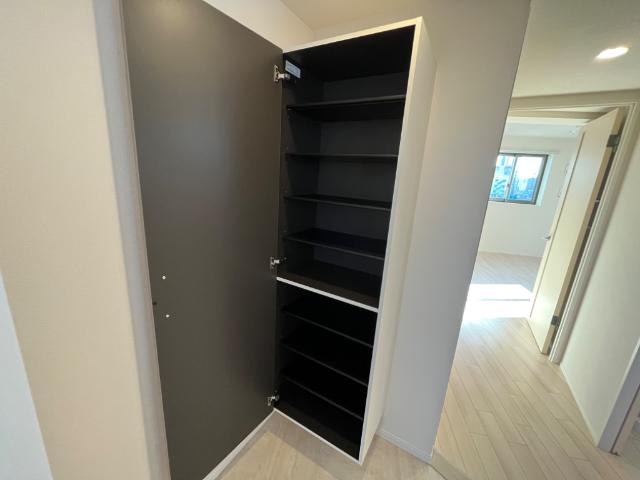 ＤＩＭＯＲＡ北千住　-ディモーラ北千住-401号室 下駄箱