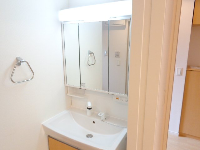 フローリッシュ・ガーデン102号室 洗髪洗面化粧台