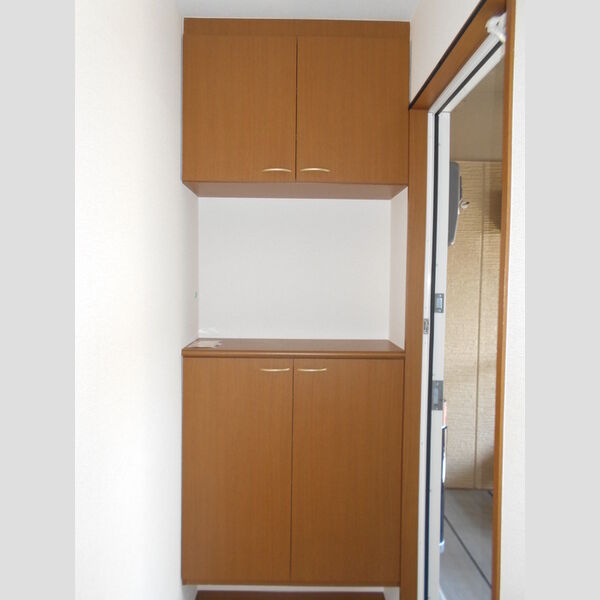 シャンエピナール　A/B 玄関