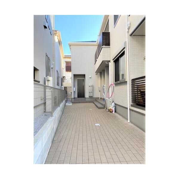 ピュアメゾンIII号室 エントランス