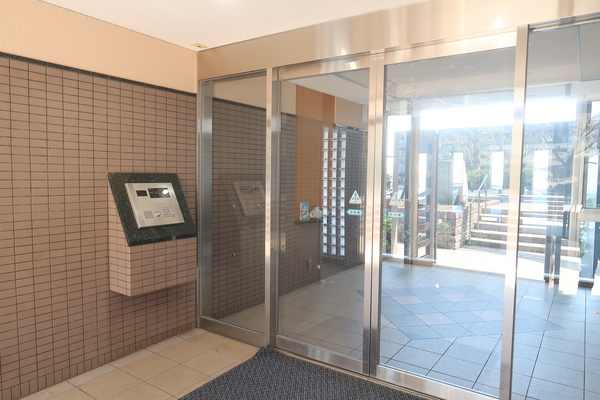 ブールヴァル舞岡 エントランス