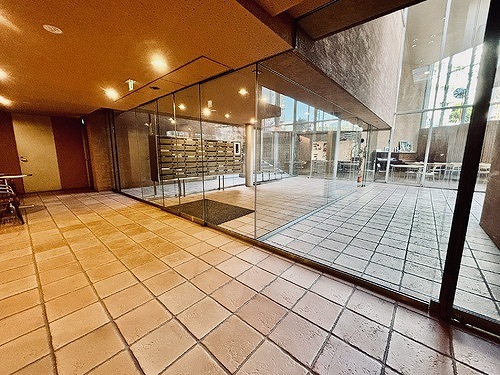 ハウス・エプタ エントランス