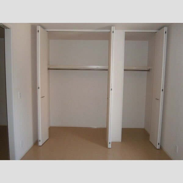 ジュネス湘南 クローゼット