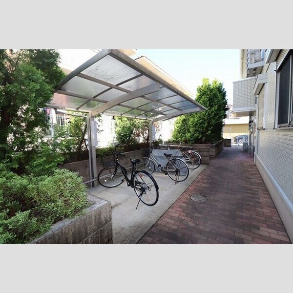 ルミエール参番館 駐輪場