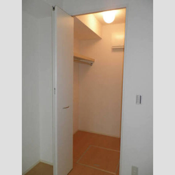 グランモア　Ⅲ302号室 ウォークインクローゼット