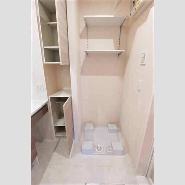 プラヴール202号室 室内洗濯機置き場