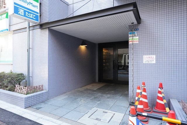 ダイヤモンドスクエア駒形5階 エントランス