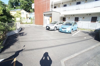 リブリ・西谷3階 駐車場
