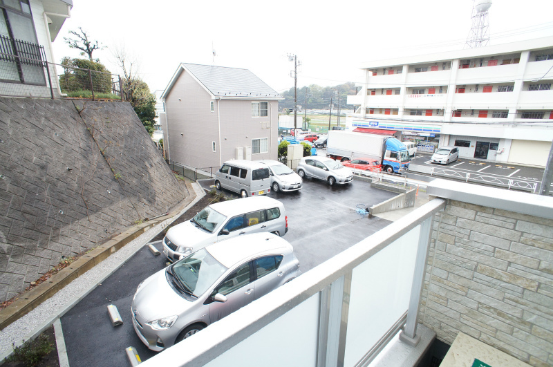 リブリ・サンシャイン飯島1階 駐車場