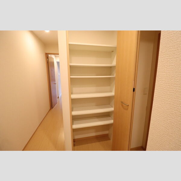 シュテルンハイム 収納
