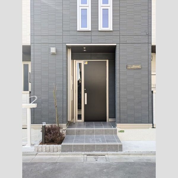 グラナーデ西新井栄町202号室 エントランス