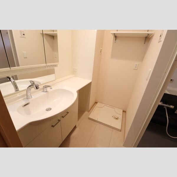 カーサリリオ 洗髪洗面化粧台・室内洗濯機置き場