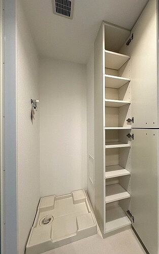 ライオンズ東十条ステーションプラザ 室内洗濯機置き場　※2024年2月の写真