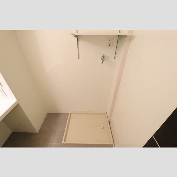 ウィット吉川　B 室内洗濯機置き場