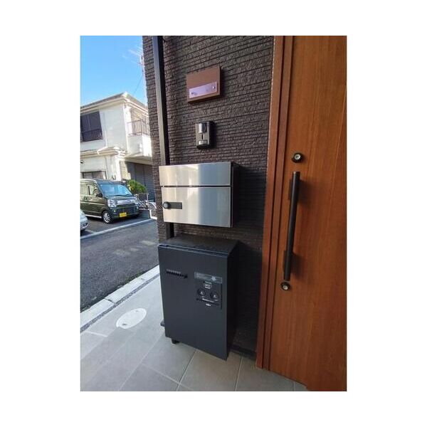 市川市大洲3丁目戸建貸家A号室 エントランス