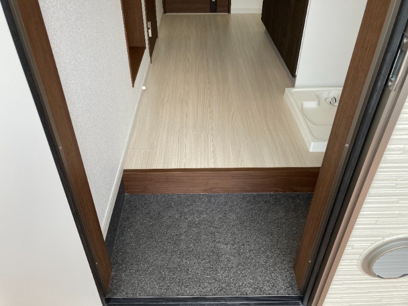 season House1階 玄関