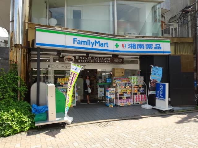 モノリス湘南2階 ファミリーマート