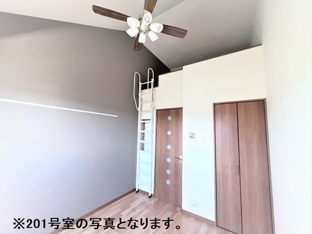 リュクスシティー上大岡2階 リビング