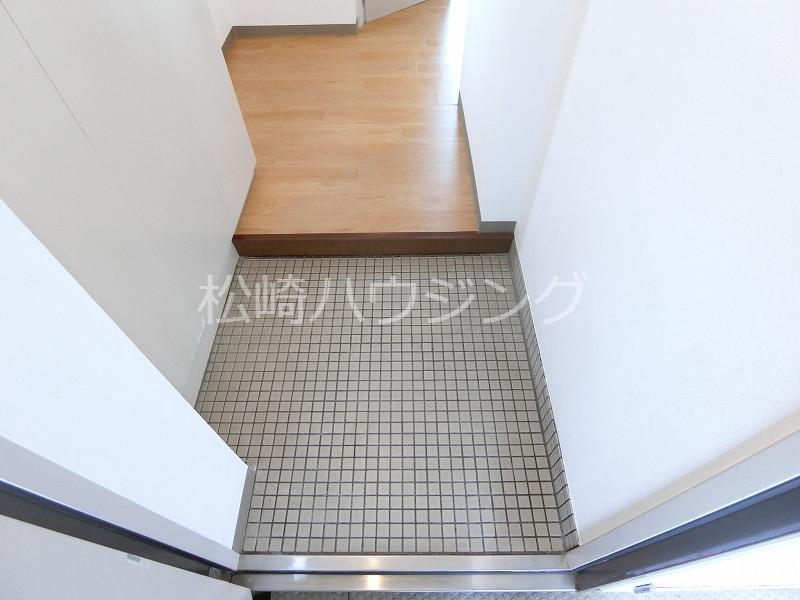 メゾンブランシュ西落合3階 玄関