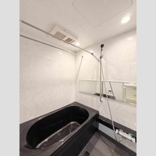 フレジア303号室 一日の疲れを癒すのはやっぱりゆとりのお風呂ですね♪