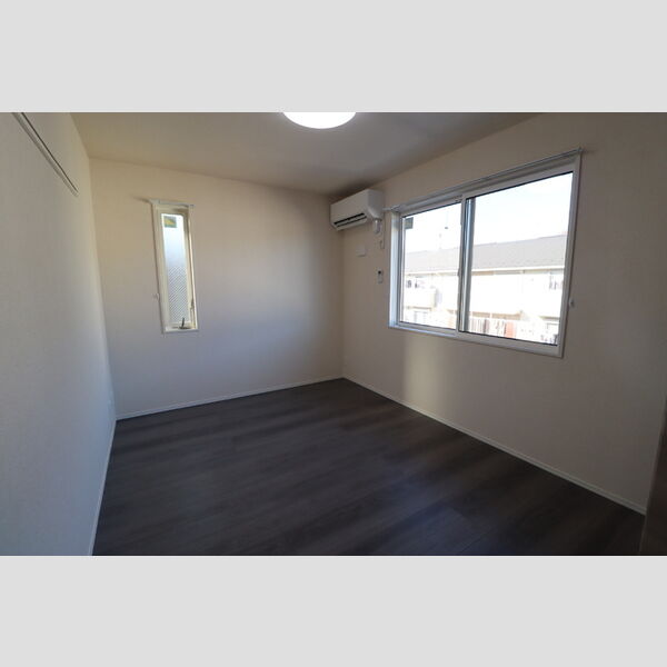 リンカーン源201号室 洋室