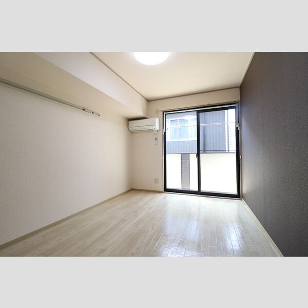 メープルリーフ205号室 ★洋室6帖★