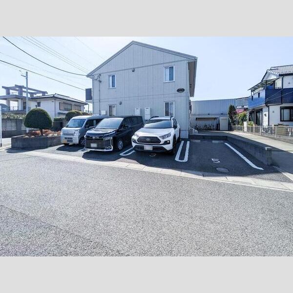 K・Island　弐番館 駐車場