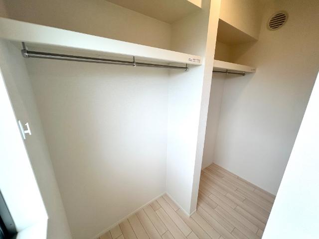 Ｓｍｉｌｅ　ｖｉｌｌａ（スマイル　ヴィラ）202号室 ウォークインクローゼット